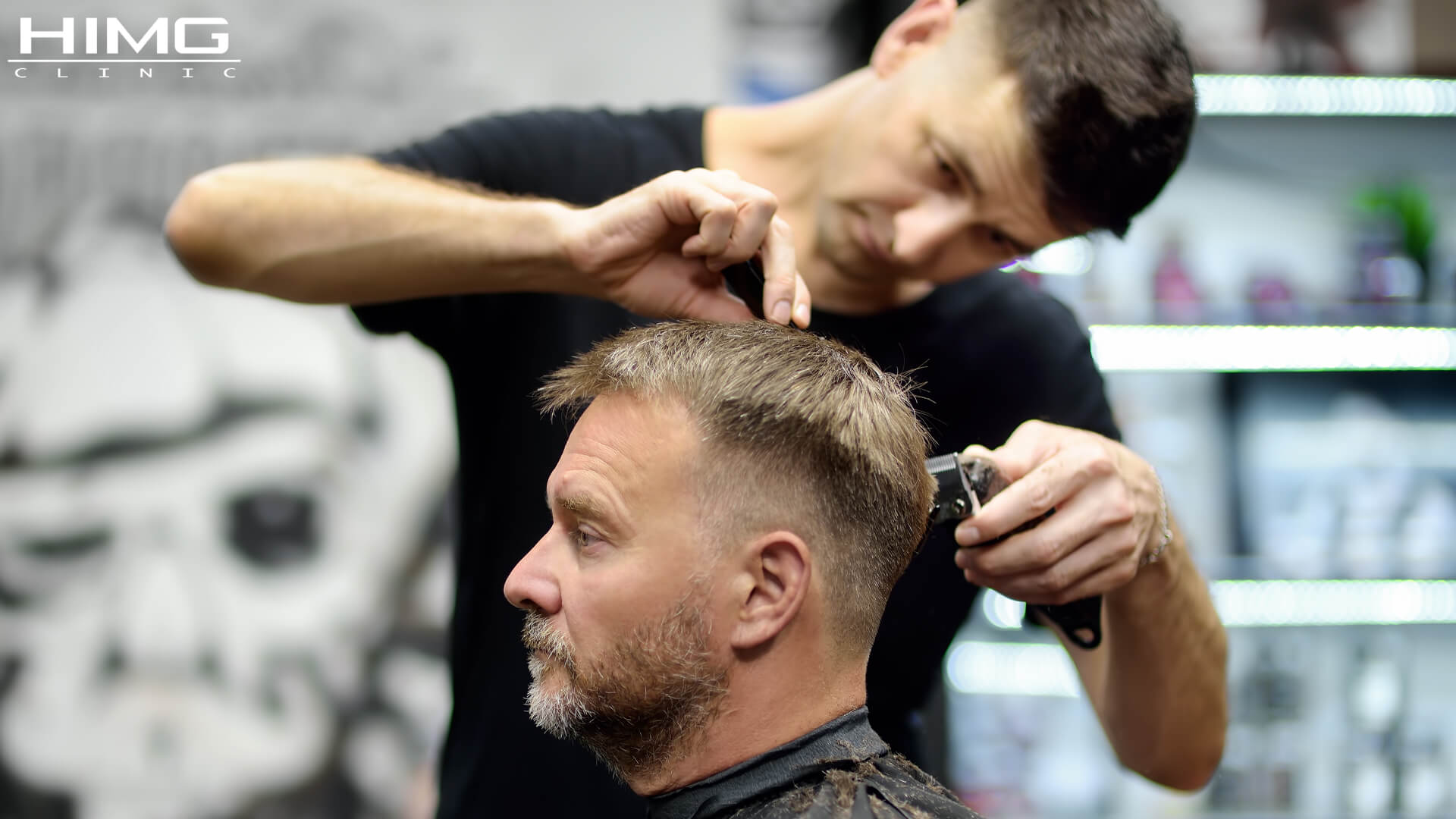 Hajbeültetés után mikortól javasolt a fodrász?