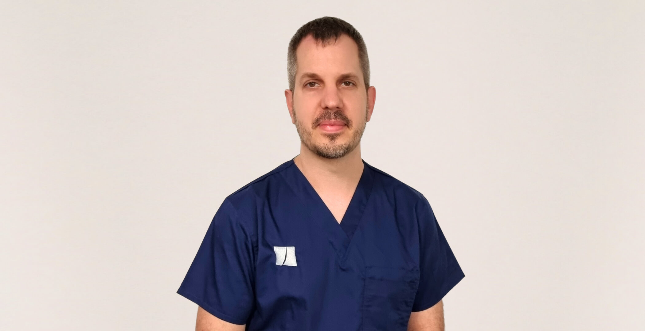 HIMG hajbeültetési klinika - Dr. Albert Máté - Hajbeültetési Specialista, SHE Technika Szakértő