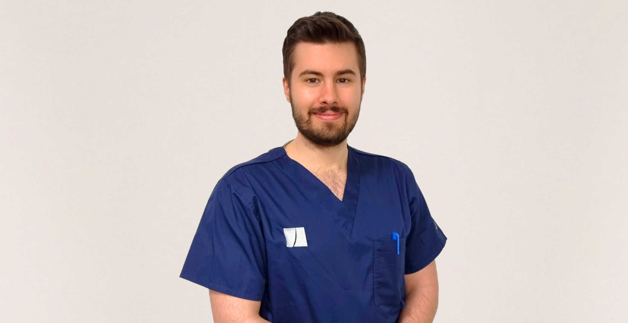 HIMG hajbeültetési klinika - Dr. Bódi Ádám - Hajbeültetési Specialista, SHE Technika Szakértő