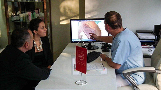 Hajbeültetés a HIMG klinikán