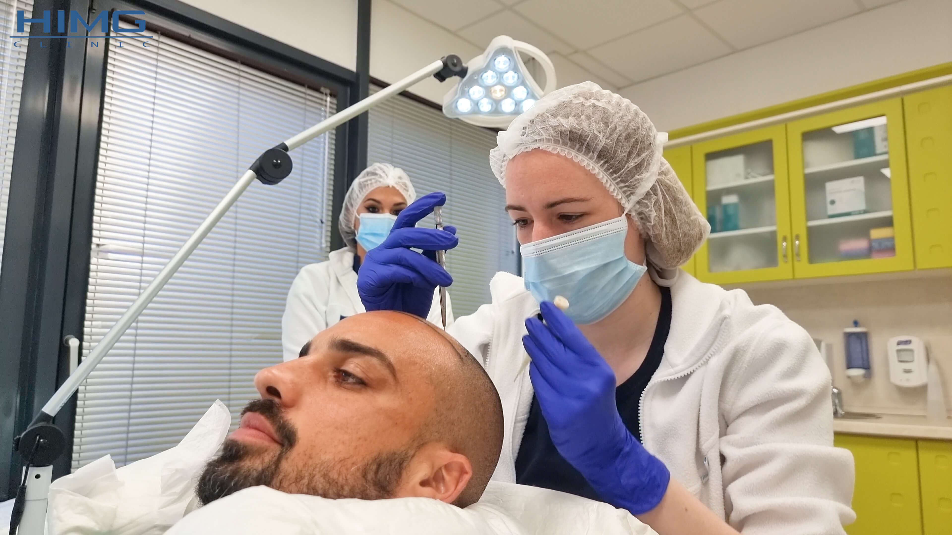 Fájdalmas-e a Hajbeültetés?