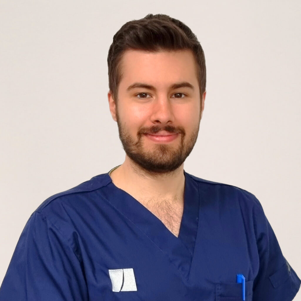 HIMG hajbeültetési klinika - Dr. Bódi Ádám - Hajbeültetési Specialista, SHE Technika Szakértő